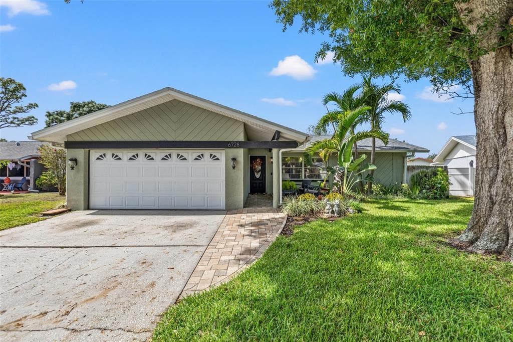 6728 BONNIE BAY CIRCLE N PINELLAS PARK, FL 33781