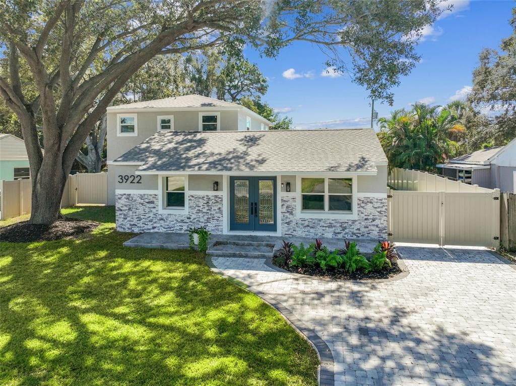 3922 W BAY VIEW AVENUE TAMPA, FL 33611