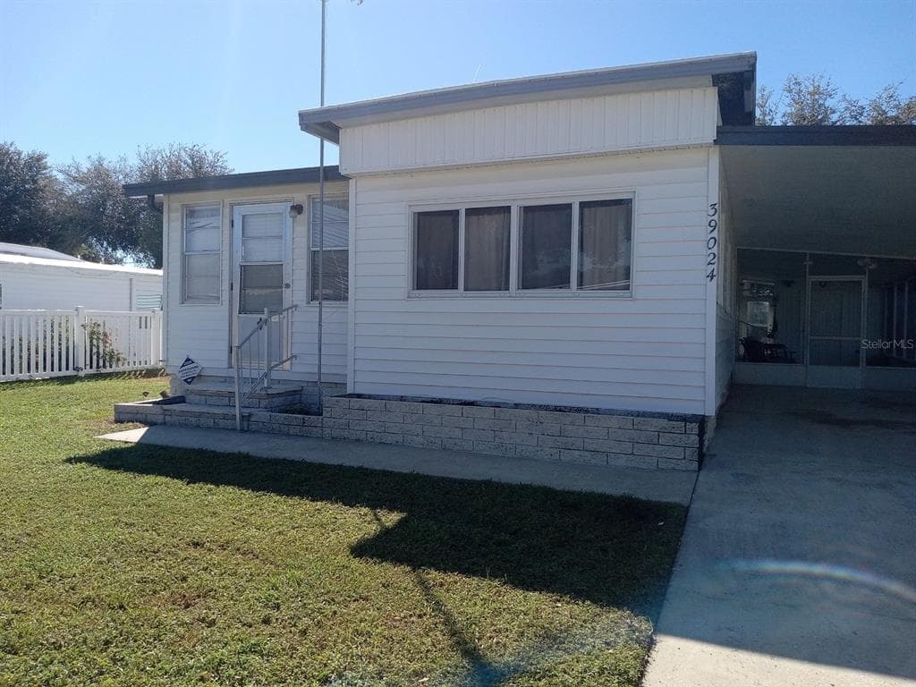 39024 OLA AVENUE ZEPHYRHILLS, FL 33542