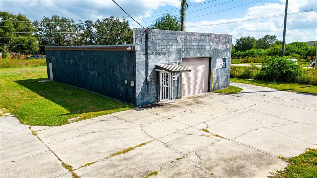 2730 REYNOLDS ROAD LAKELAND, FL 33801