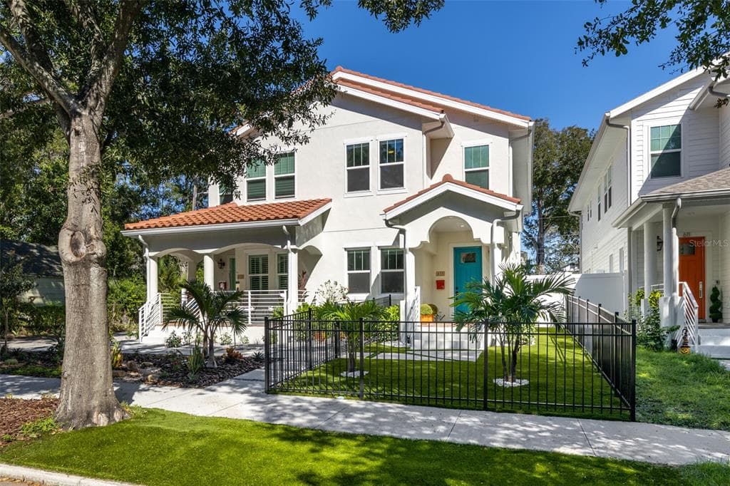 613 24TH AVENUE N ST PETERSBURG, FL 33704