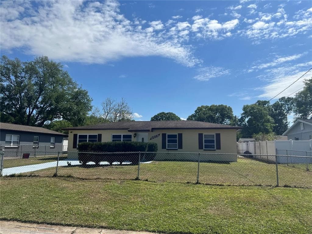 8013 TUDOR PLACE TAMPA, FL 33610