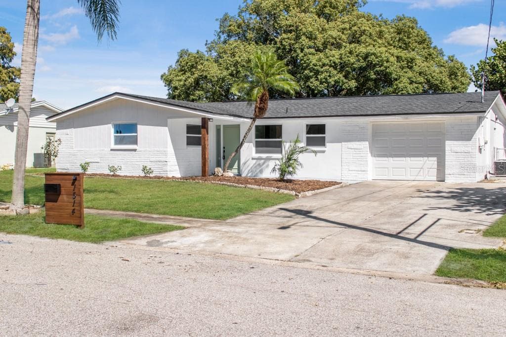 1514 LINSTOCK DRIVE HOLIDAY, FL 34690