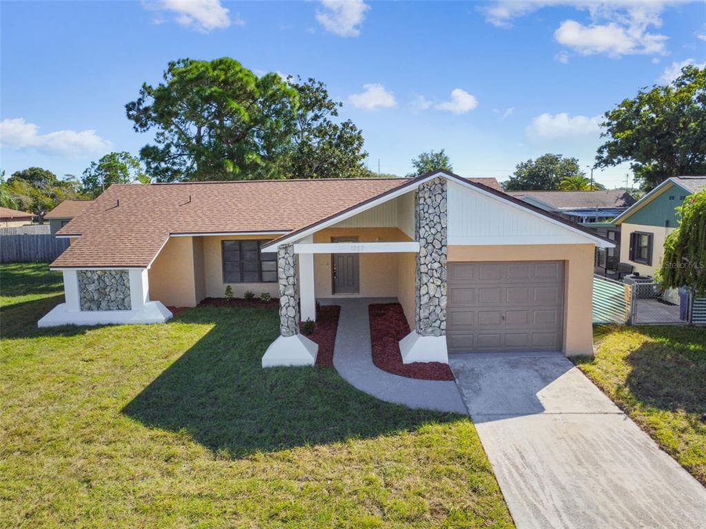 1202 GREENLEA DR