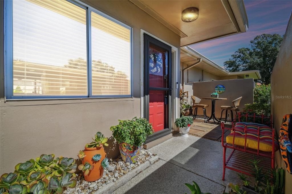 2476 LAURELWOOD DRIVE UNIT E CLEARWATER, FL 33763