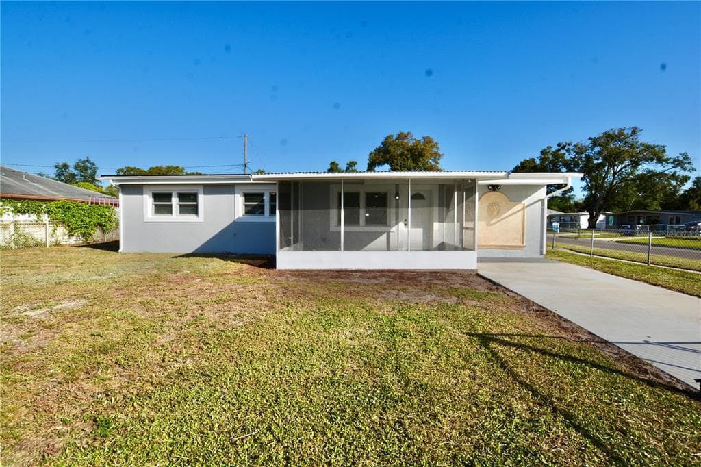 2040 WAIKIKI WAY TAMPA, FL 33619