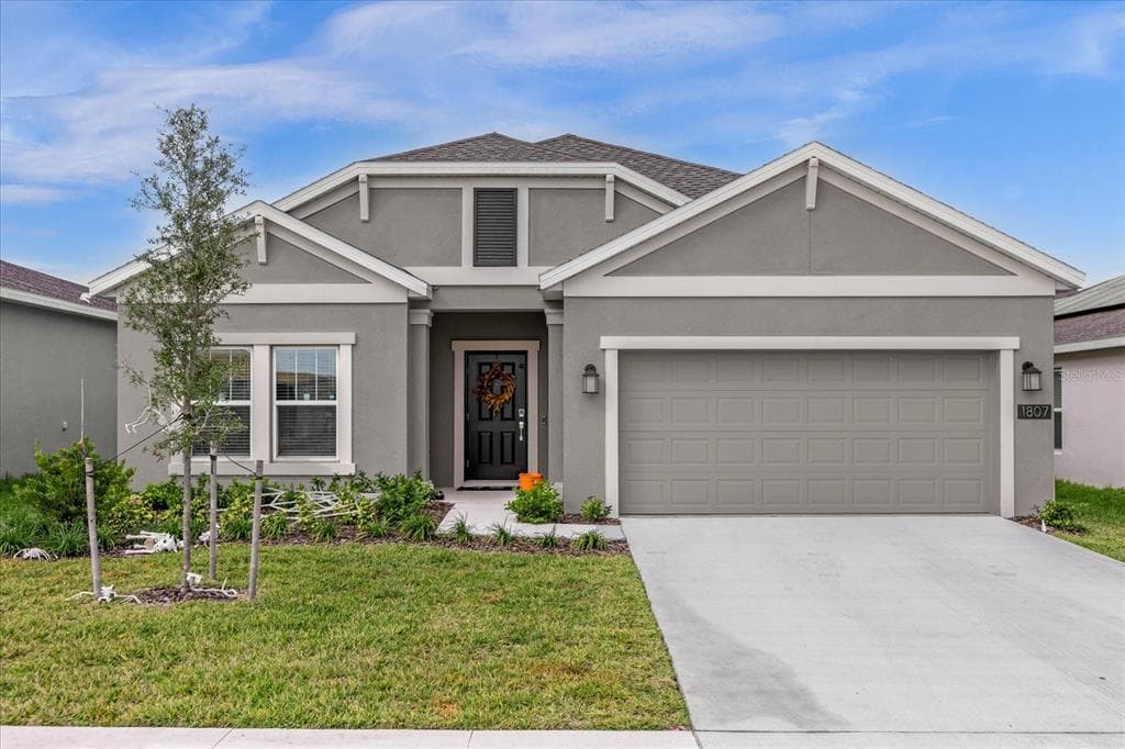 1807 ROSS HAMMOCK AVENUE GROVELAND, FL 34736