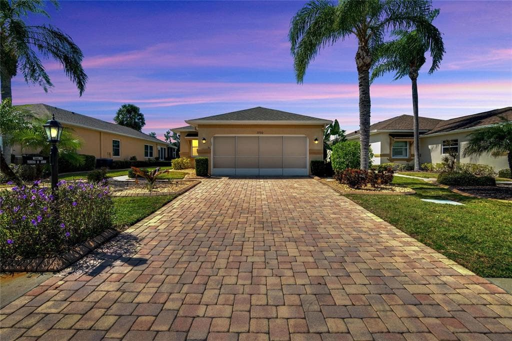 1930 STERLING GLEN COURT SUN CITY CENTER, FL 33573