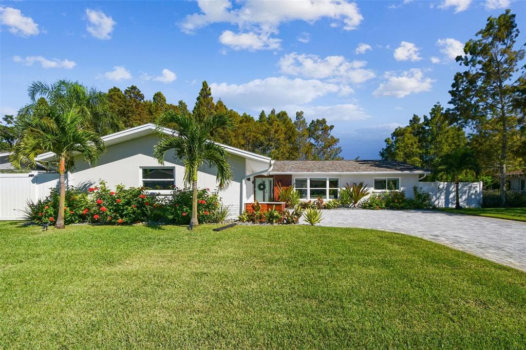 4122 38TH STREET S ST PETERSBURG, FL 33711