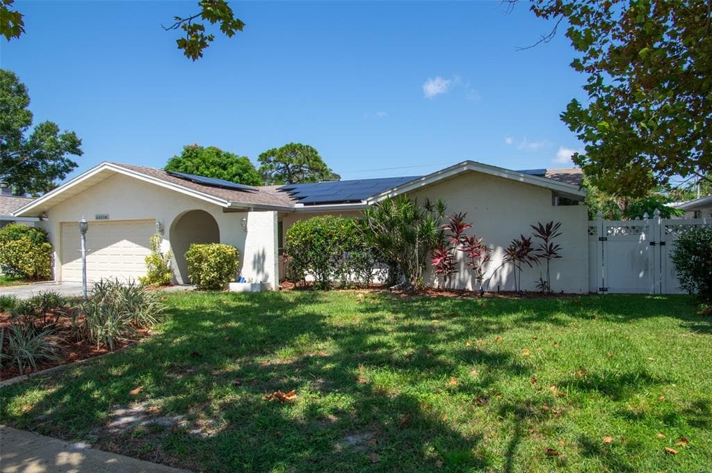 13179 DORCHESTER DRIVE SEMINOLE, FL 33776