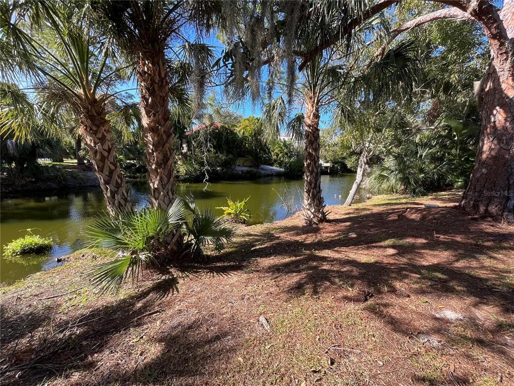 SUGARLOAF DRIVE NOKOMIS, FL 34275