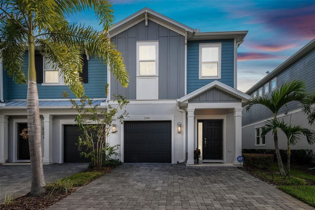 2880 GRAND KEMERTON PLACE TAMPA, FL 33618