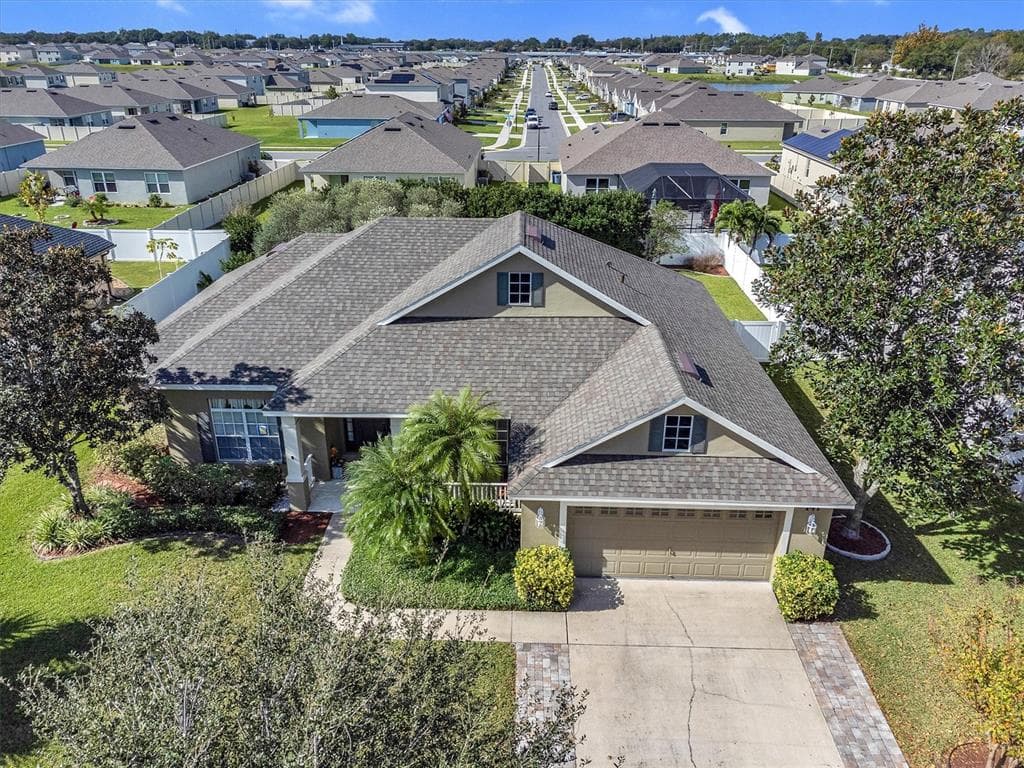 147 COSTA LOOP AUBURNDALE, FL 33823