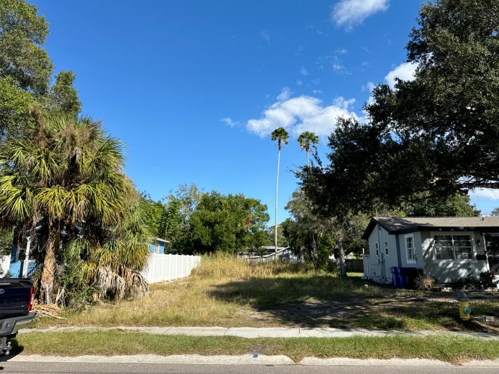 2370 38TH STREET S ST PETERSBURG, FL 33711