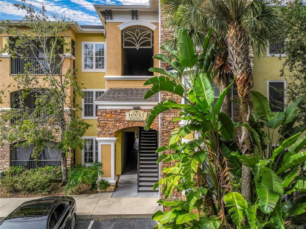 10017 COURTNEY PALMS BOULEVARD UNIT 101 TAMPA, FL 33619