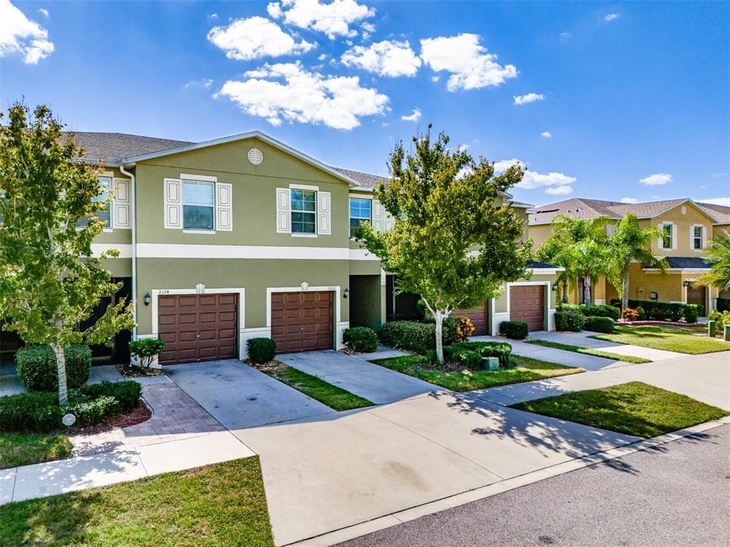 2126 GOLDEN FALCON DRIVE RUSKIN, FL 33570