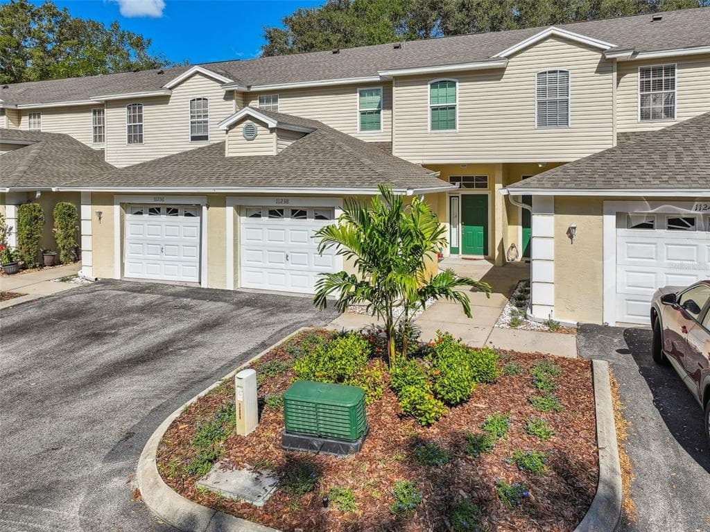 11238 CEDAR HOLLOW LANE UNIT 11238 TAMPA, FL 33618