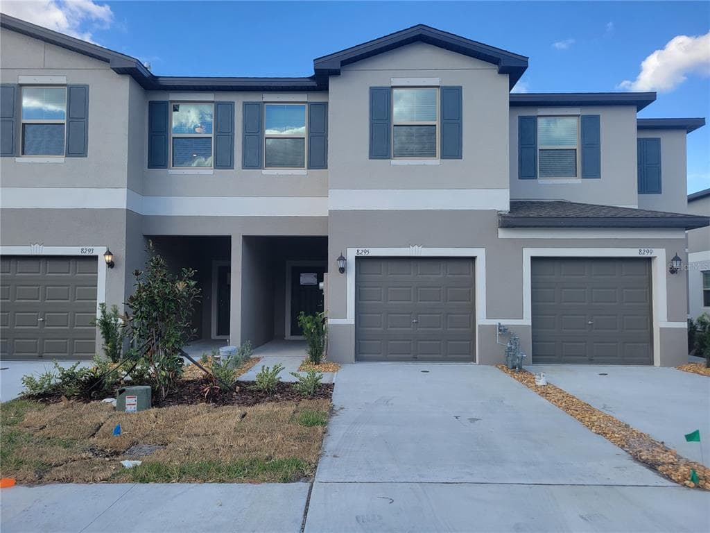 8295 CRESCENT OAKS DRIVE NEW PORT RICHEY, FL 34655