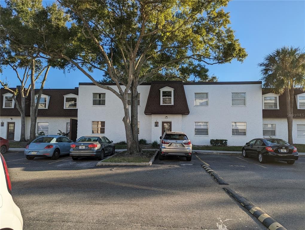 9114 TUDOR DRIVE UNIT L208 TAMPA, FL 33615
