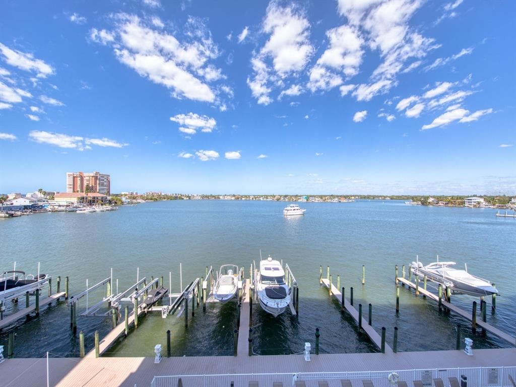 17735 GULF BOULEVARD UNIT 402 REDINGTON SHORES, FL 33708