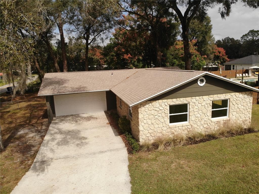 1095 TAYLOR ROAD W DELAND, FL 32720