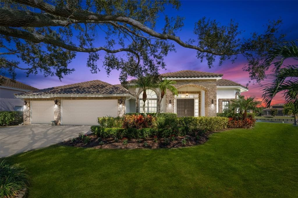 4747 ROYAL PALM CIRCLE NE