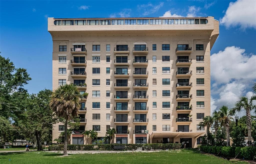 2109 BAYSHORE BOULEVARD UNIT 707 TAMPA, FL 33606