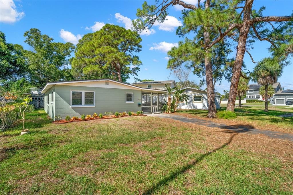 4026 HARRISBURG STREET NE ST PETERSBURG, FL 33703