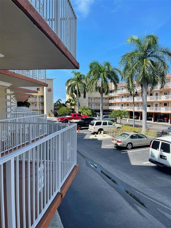 1414 BAYSHORE BOULEVARD UNIT 313 DUNEDIN, FL 34698