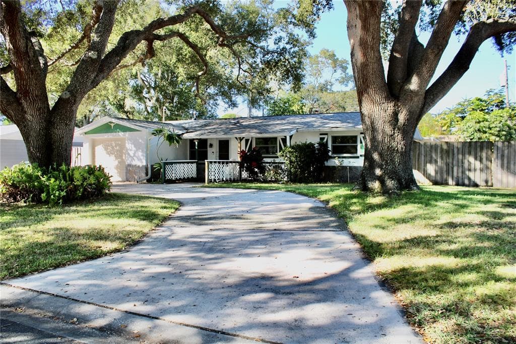 820 15TH AVENUE SW LARGO, FL 33770