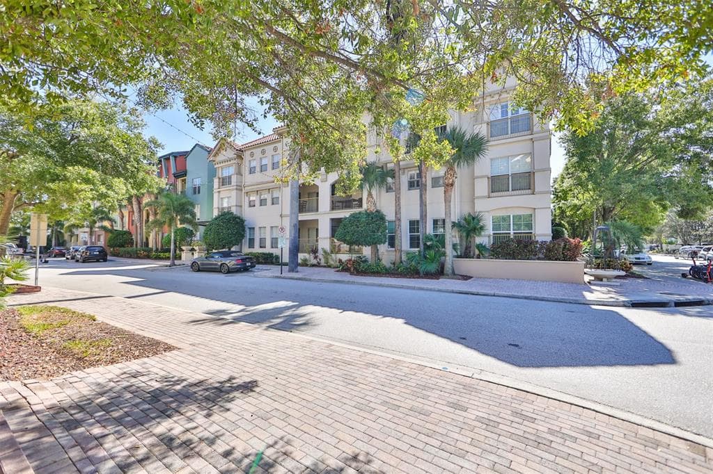 520 S ARMENIA AVENUE UNIT 1229D TAMPA, FL 33609