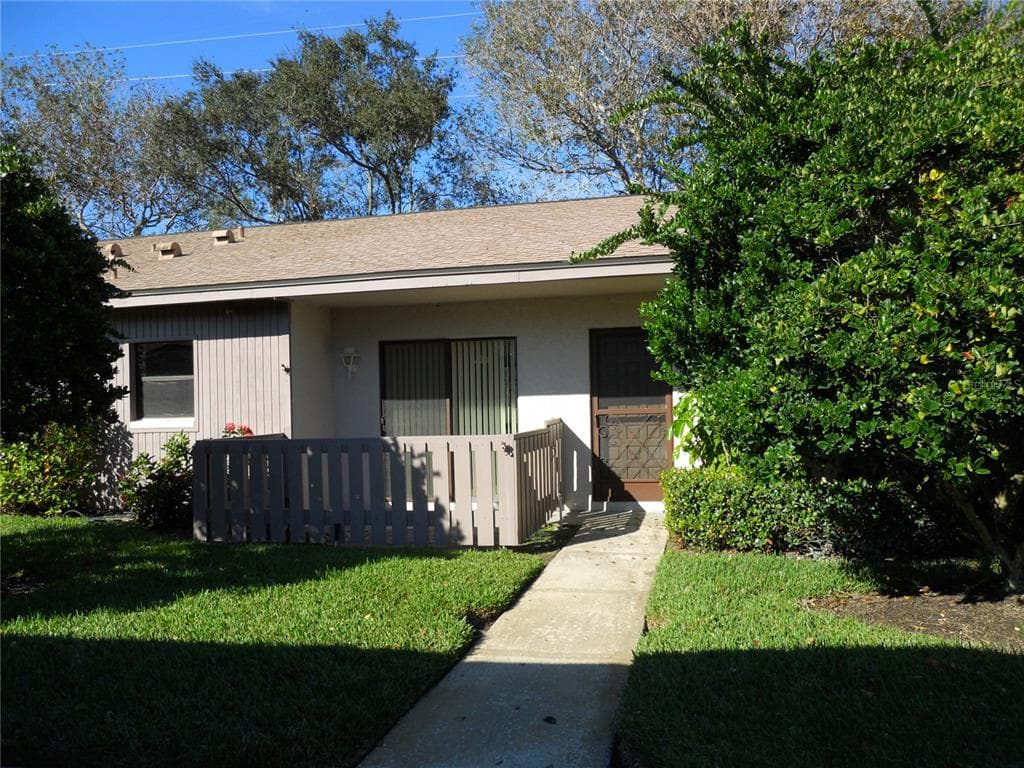 180 MICHAELS CIRCLE OLDSMAR, FL 34677