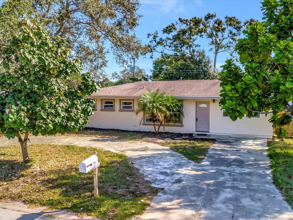 1926 GOLD AVENUE SARASOTA, FL 34235