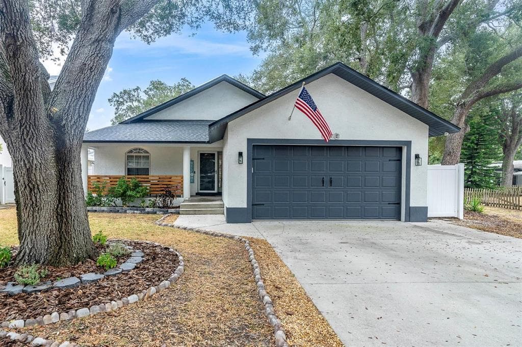 552 ATWOOD AVENUE N ST PETERSBURG, FL 33702