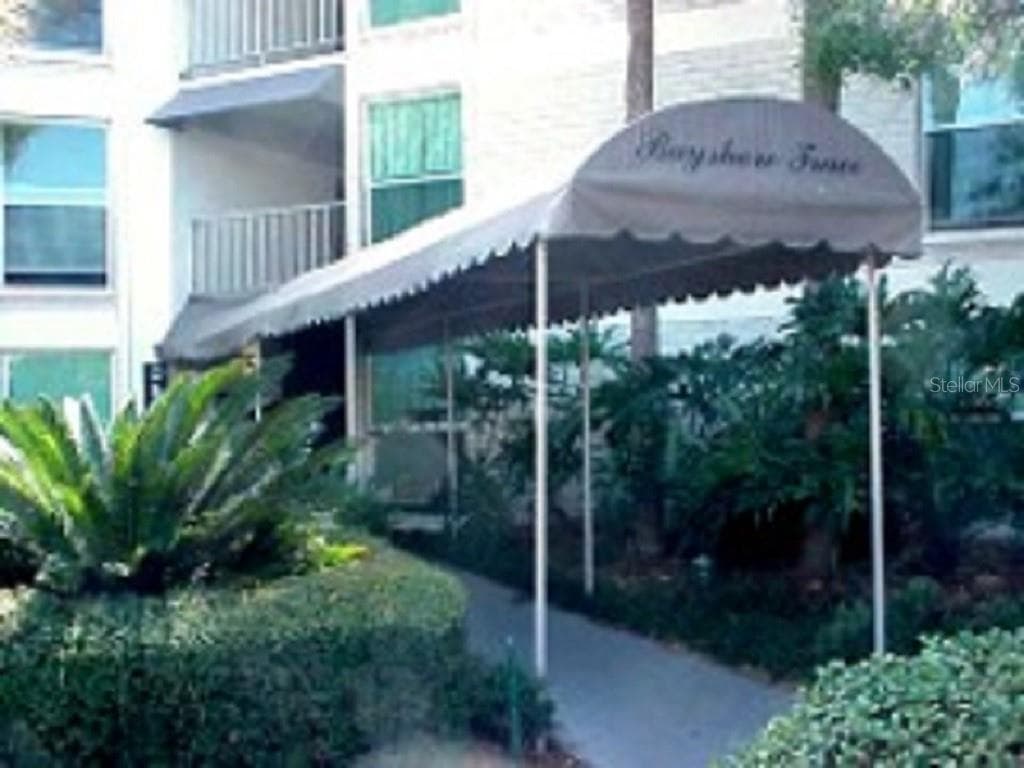 3325 BAYSHORE BOULEVARD UNIT D28 TAMPA, FL 33629