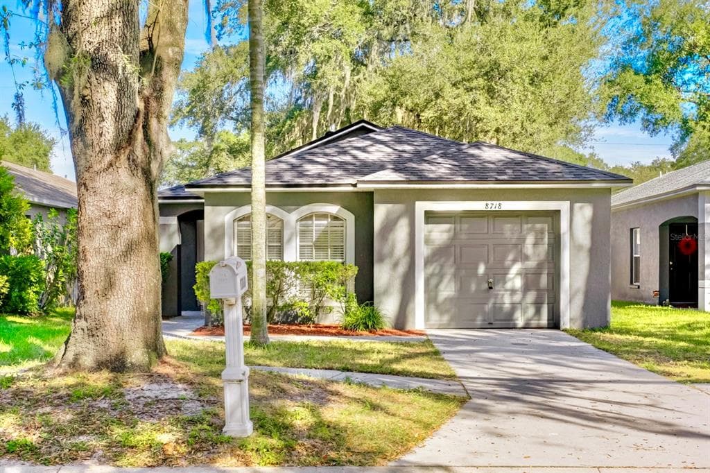 8718 MORRISON OAKS COURT TEMPLE TERRACE, FL 33637