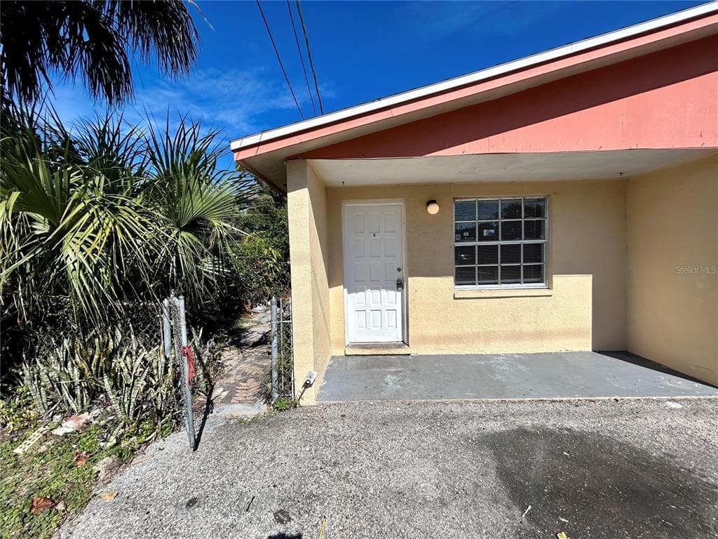 1016 E SENECA AVENUE UNIT A TAMPA, FL 33612
