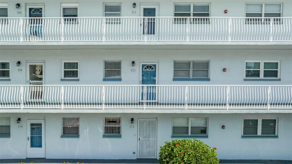 5925 SHORE BOULEVARD S UNIT 211