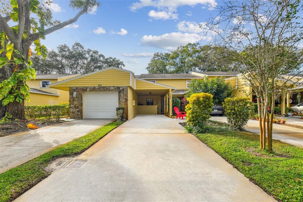 303 SOMERSET LANE UNIT 16 PALM HARBOR, FL 34684