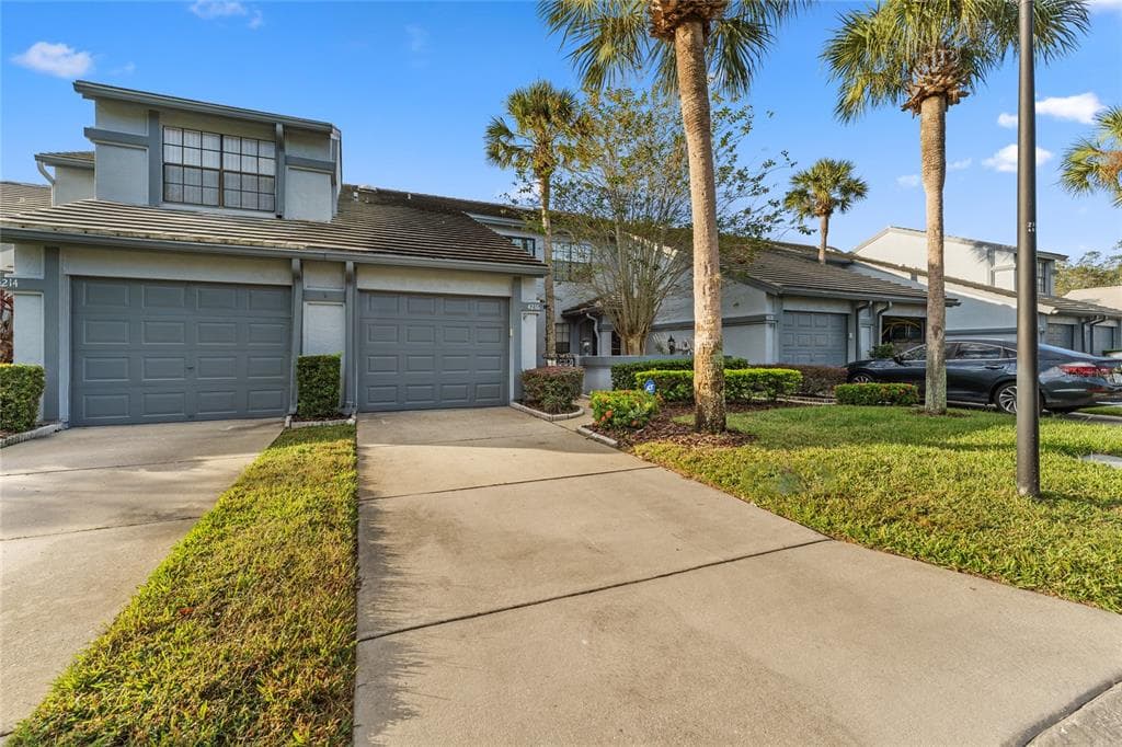 4216 BRENTWOOD PARK CIRCLE TAMPA, FL 33624