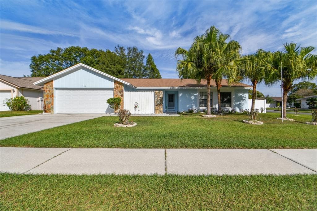 1706 SHADY LEAF DRIVE VALRICO, FL 33596