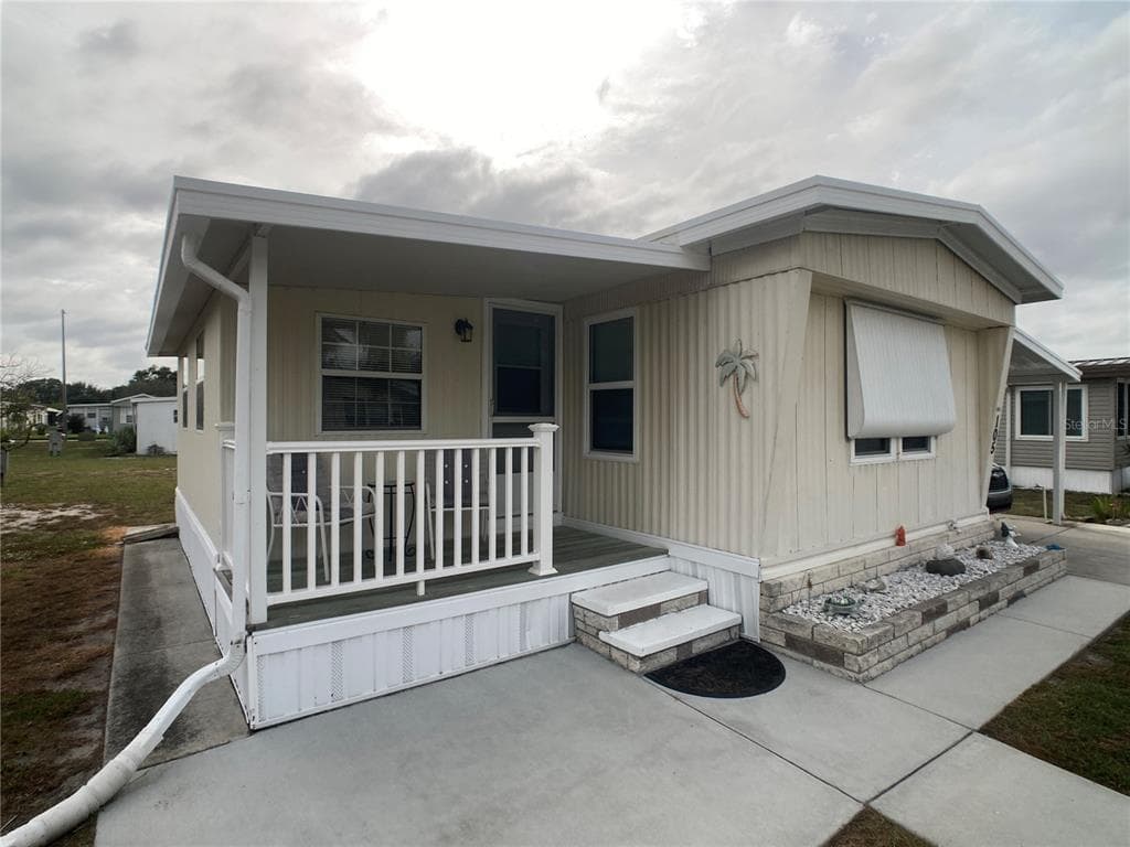 1710 7TH STREET SW UNIT 105 RUSKIN, FL 33570