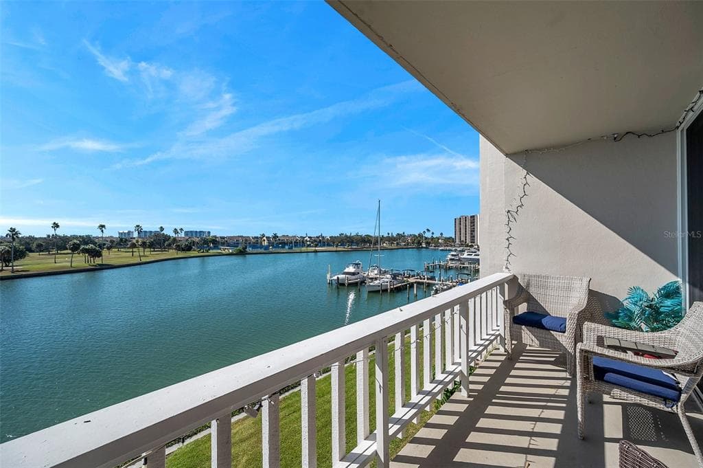 450 TREASURE ISLAND CAUSEWAY UNIT 408 TREASURE ISLAND, FL 33706