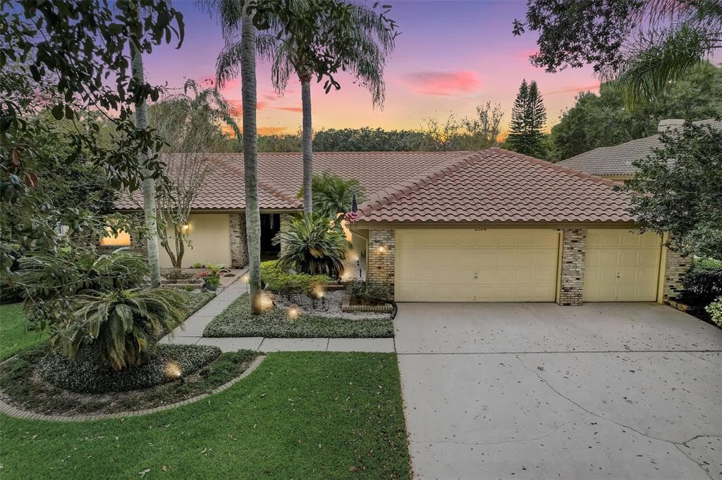 2194 PINNACLE CIRCLE N PALM HARBOR, FL 34684