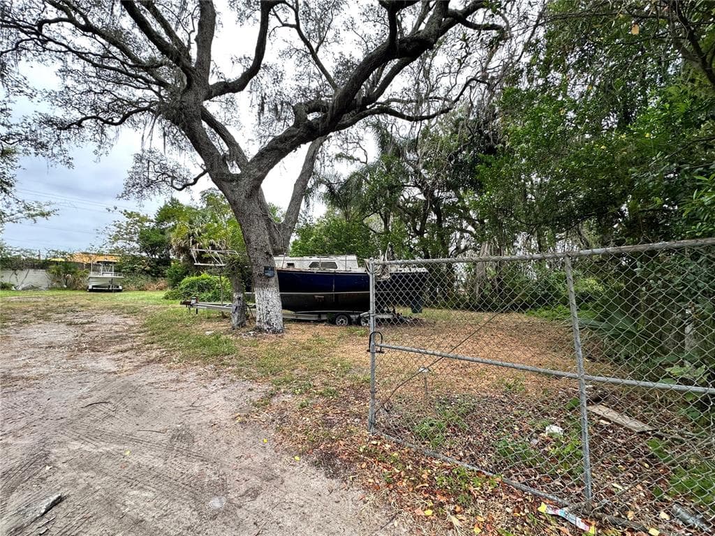 8920 N HAMNER AVENUE UNIT I TAMPA, FL 33604