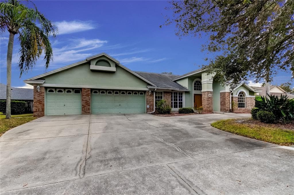 5619 GLENCREST BOULEVARD TAMPA, FL 33625