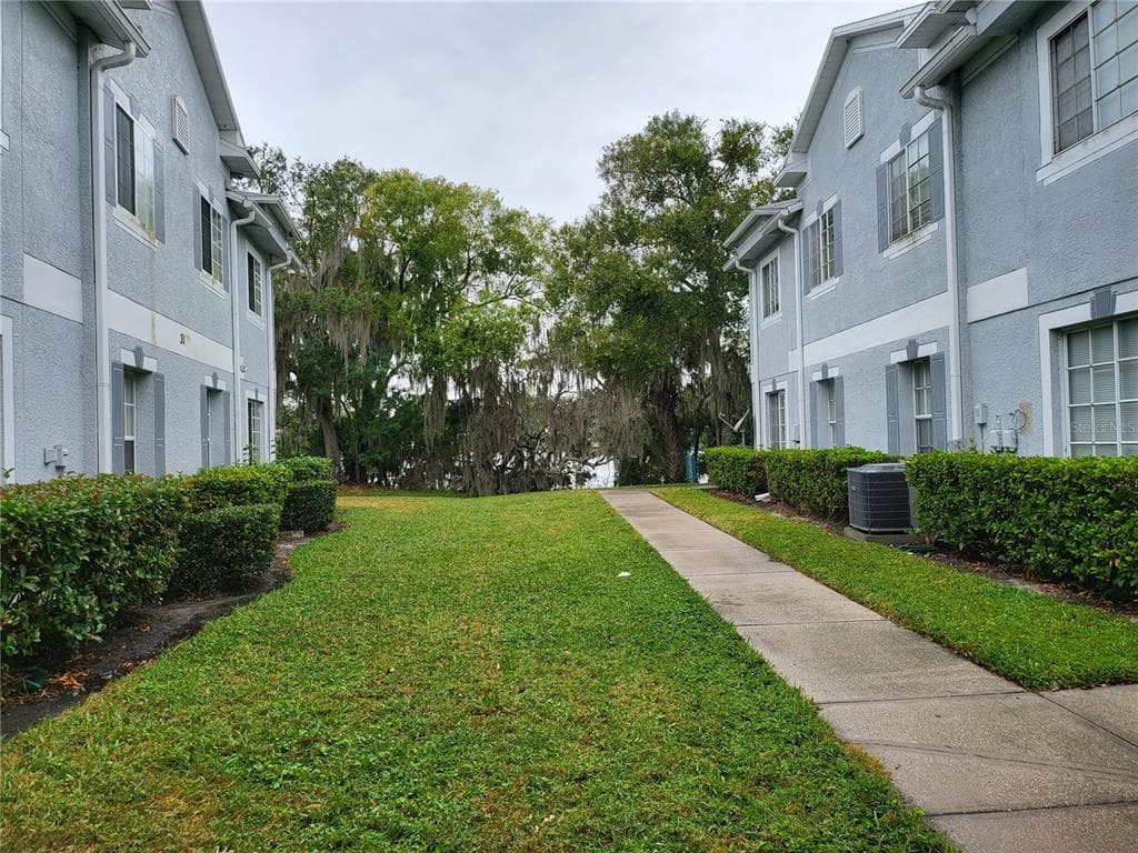 7330 E BANK DRIVE UNIT 7330 TAMPA, FL 33617