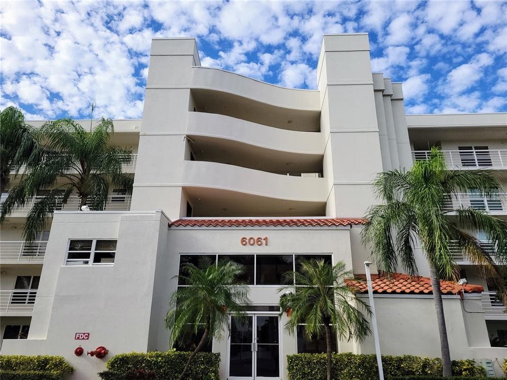 6061 BAHIA DEL MAR CIRCLE UNIT 545 ST PETERSBURG, FL 33715