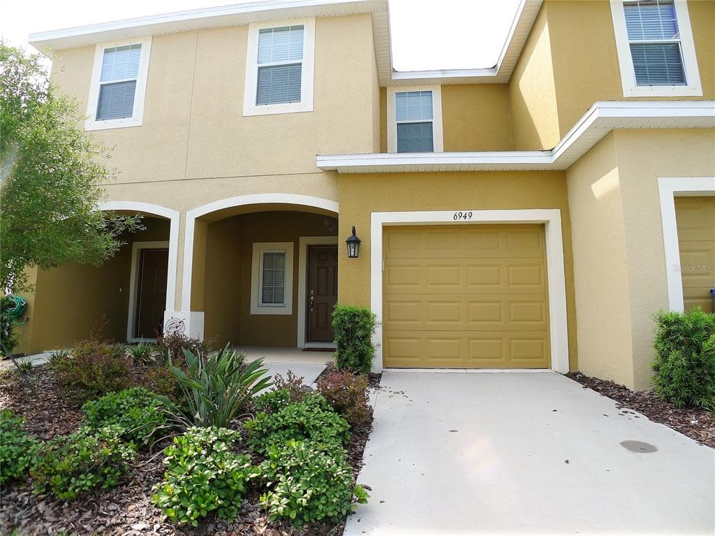 6949 TOWNE LAKE ROAD RIVERVIEW, FL 33578