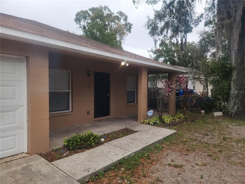 3206 E MOHAWK AVENUE TAMPA, FL 33610